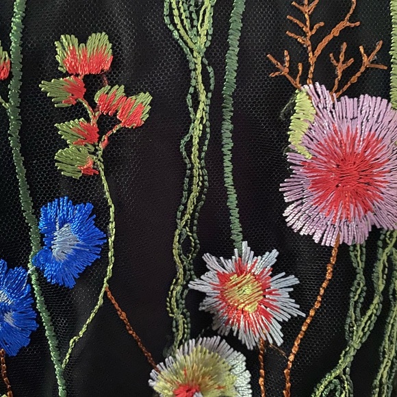 TAHARI Dress (ASL) Arthur S. Levine Floral Embroidered Shift Dress Size: 6 - Picture 5 of 5